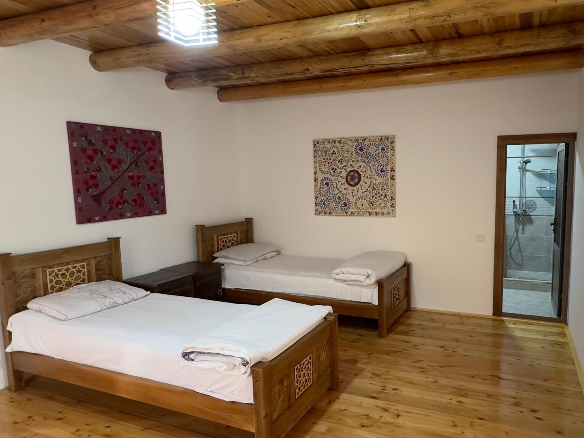 Hayat Guesthouse Nuratau Mountain Yukary-Ukhum Exteriör bild
